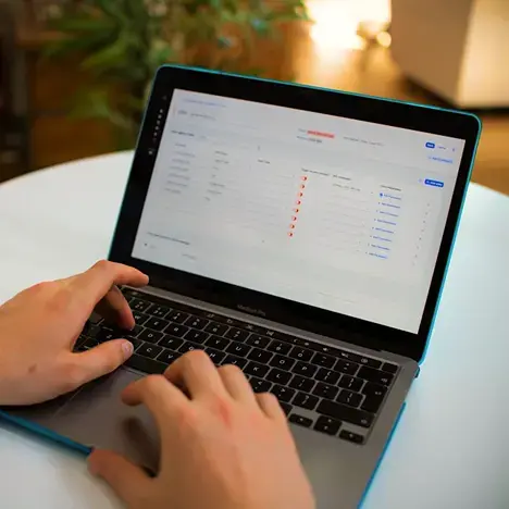 laptop_using_someone